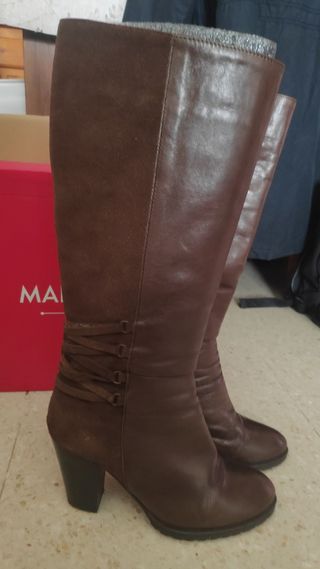 Botas altas de piél