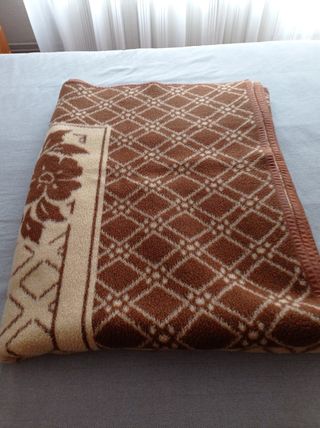 MANTA DE CAMA DE 90 cm.
