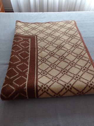 MANTA DE CAMA DE 90 cm.