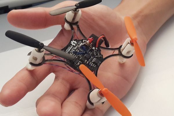 Drones 3D: "Personaliza, vuela y repara."