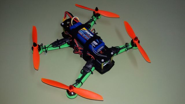 Drones 3D: "Personaliza, vuela y repara."