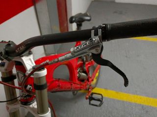 Santa Cruz V10 descenso