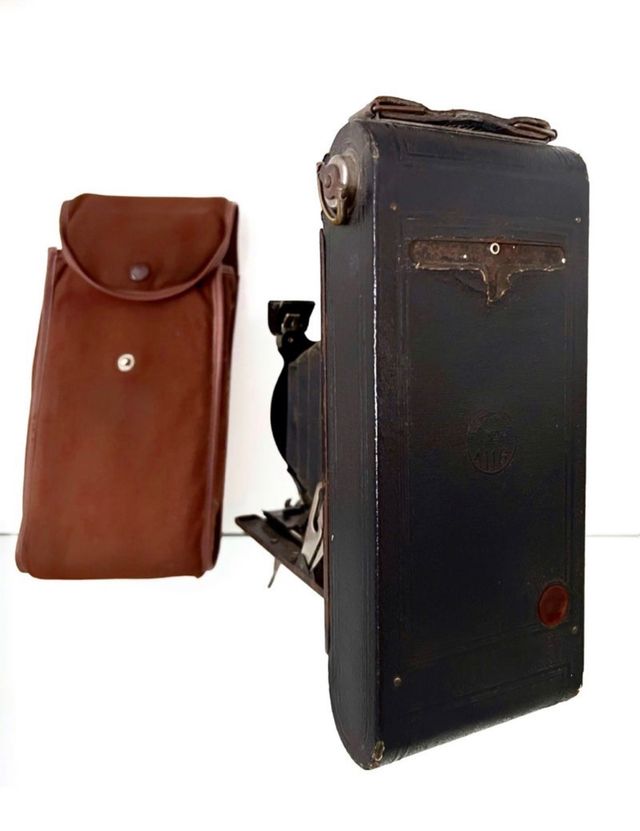 CÁMARA DE FOTOS MUY ANTIGUA EN PERFECTO ESTADO