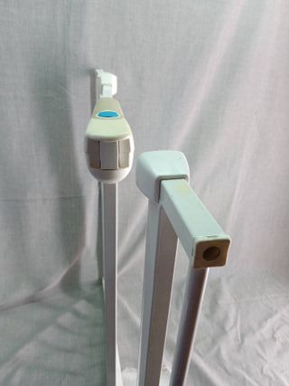 Barrera puerta seguridad bebés. Lindam #resurrecci