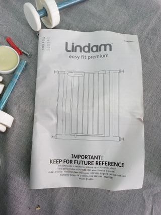 Barrera puerta seguridad bebés. Lindam #resurrecci