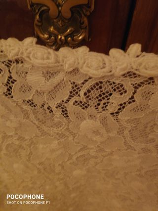 Camisa  corta/ blusa d encaje acrìlico. poco uso ,