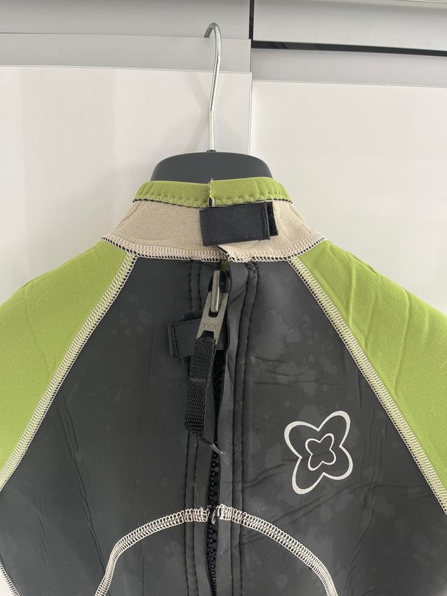 Traje de neopreno corto