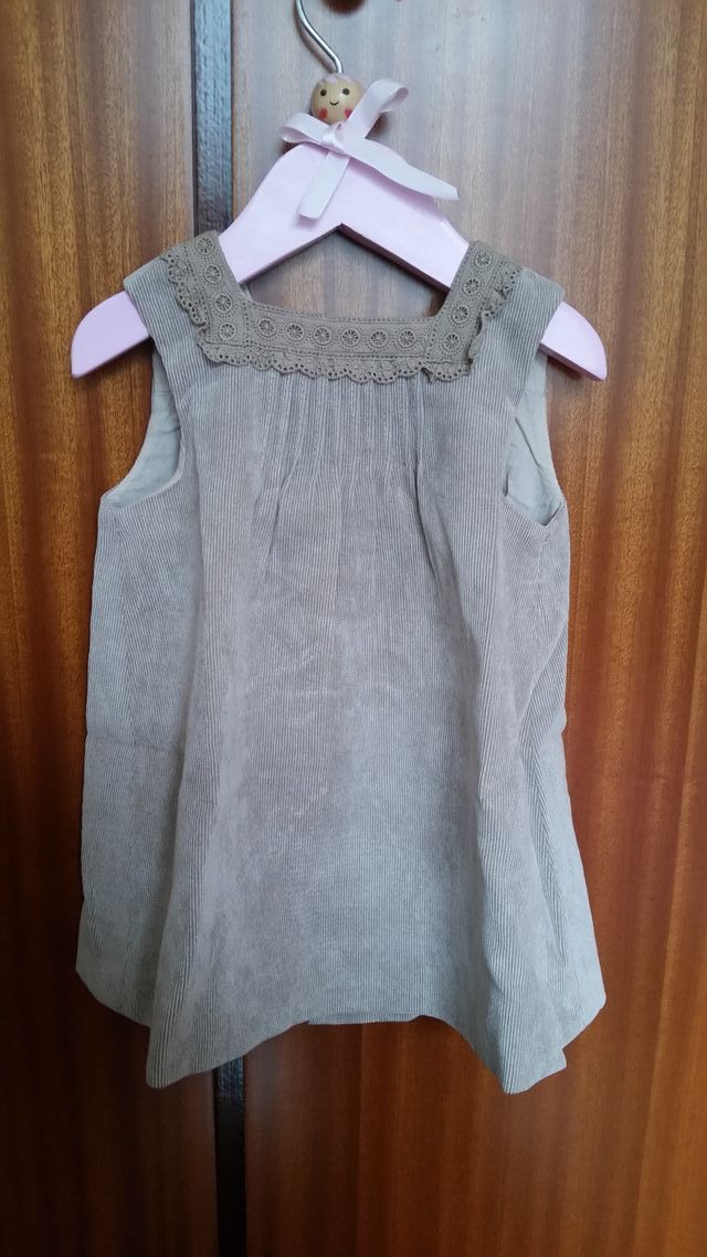 VESTIDITO Y CHAQUETITA TALLA 6/9 MESES + REGALO
