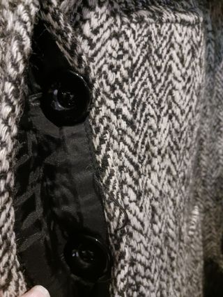 Chaquetón de espiga con capucha de Zara 