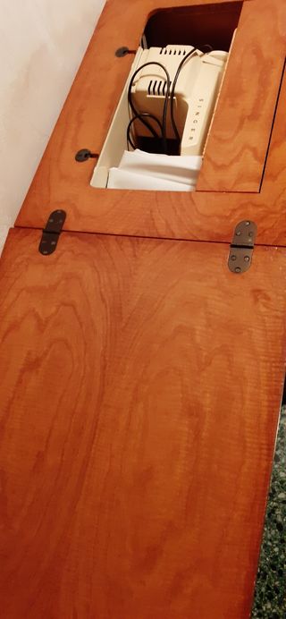 Mueble de Máquina de Coser Singer plegable