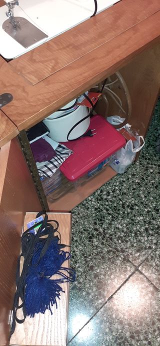 Mueble de Máquina de Coser Singer plegable