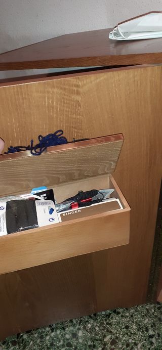 Mueble de Máquina de Coser Singer plegable