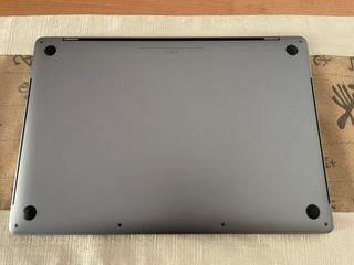 MacBook Pro 15", Core i7, 16 GB RAM, 512 GB SSD