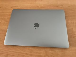 MacBook Pro 15", Core i7, 16 GB RAM, 512 GB SSD