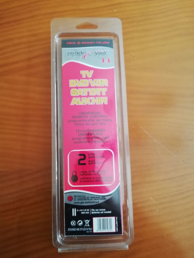 MANDO A DISTANCIA UNIVERSAL PARA TELEVISIÓN.