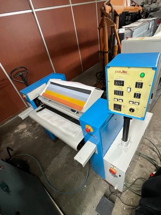 Encoladora muestrarios