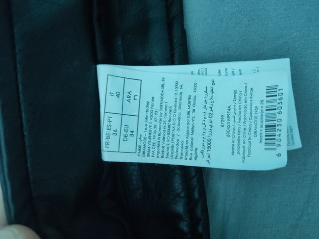 Falda polipiel bordada