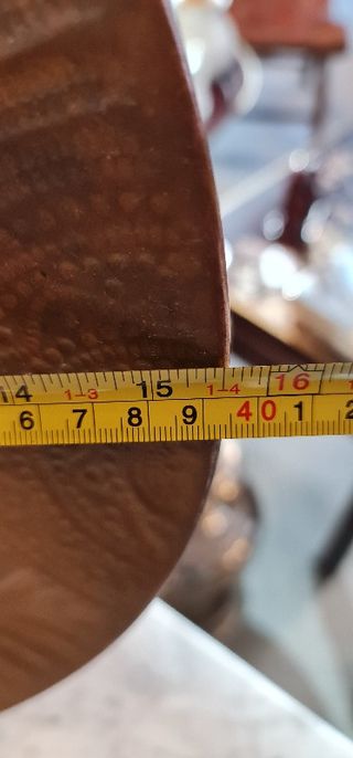 Plato de cobre repujado