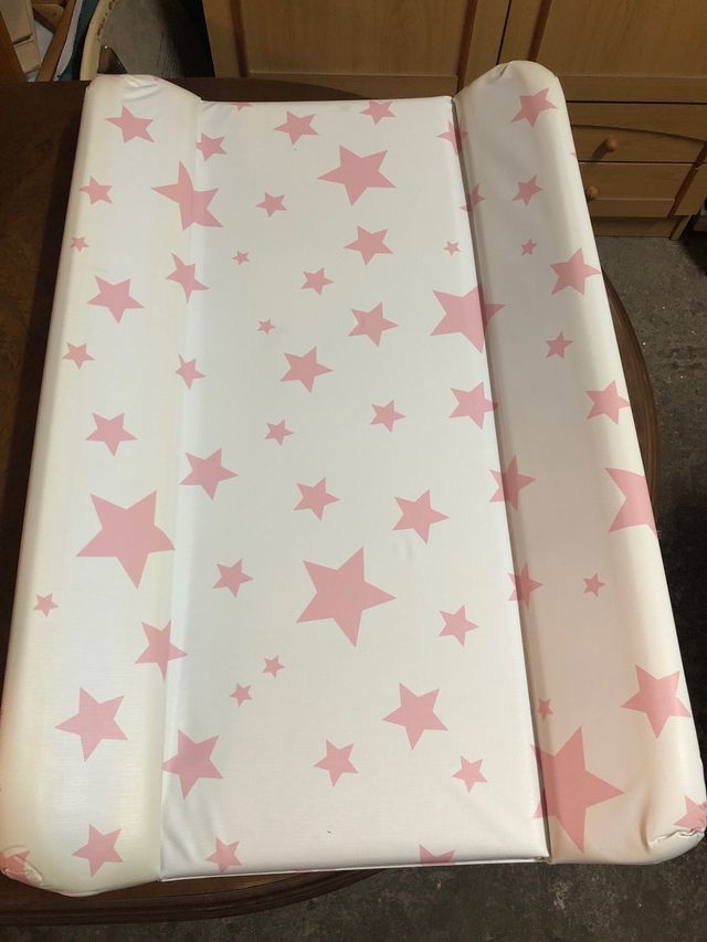 Cama individual metálica con somier de madera