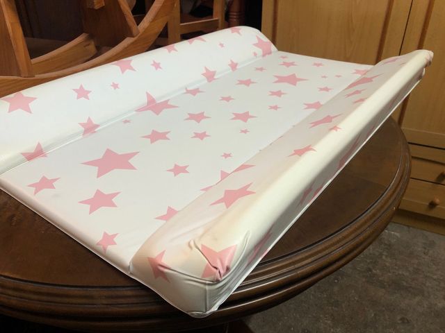 Cama individual metálica con somier de madera