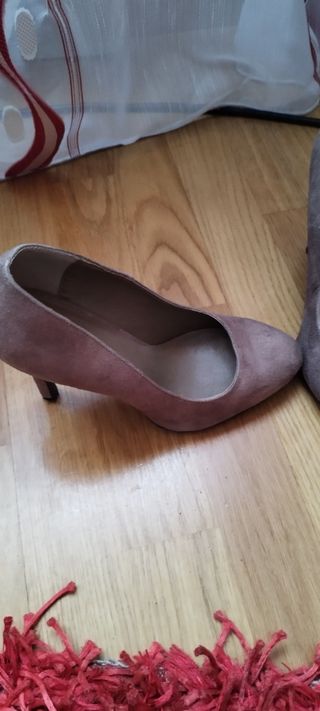 Zapatos de tacón, elegantes para fiesta