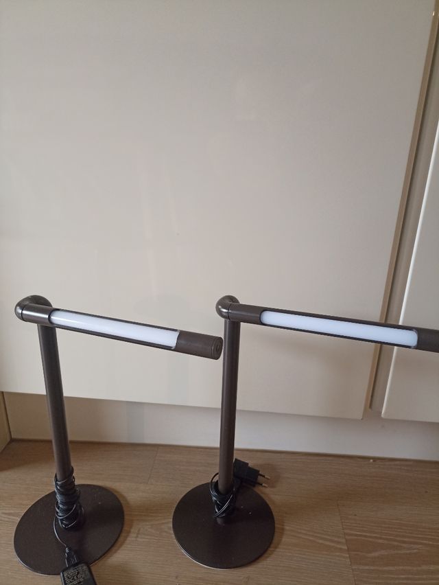 DOS Lámparas escritorio