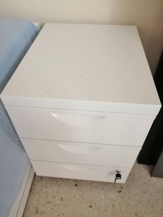 Cajonera blanca metálica Ikea de segunda mano por 30 EUR en Las Palmas