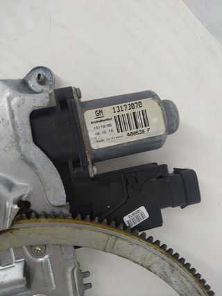 13173070 Elevalunas delantero derecho Opel Combo 