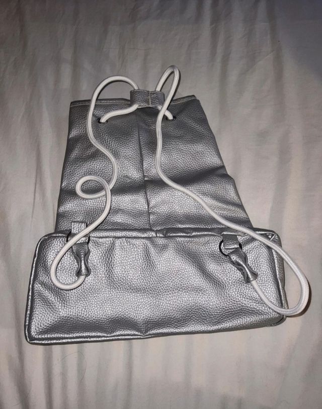 Sacca zaino Guess argento metallizzato