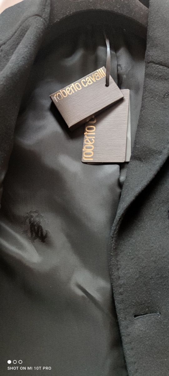 Abrigo Roberto Cavalli sin estrenar