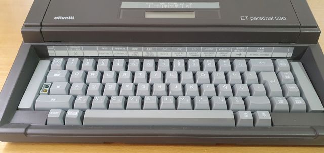 Máquina escribir Olivetti ET personal 530