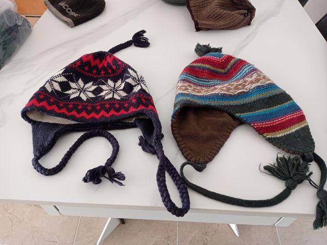 2 gorros invierno.5€ los dos.