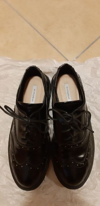 Scarpe vernice MOTIVI