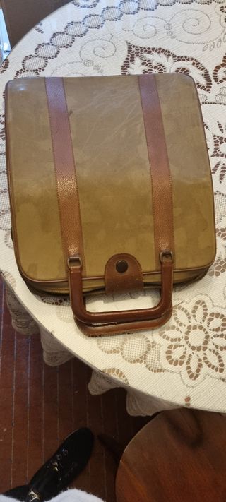 Maquina de escribir Olivetti Pluma 22