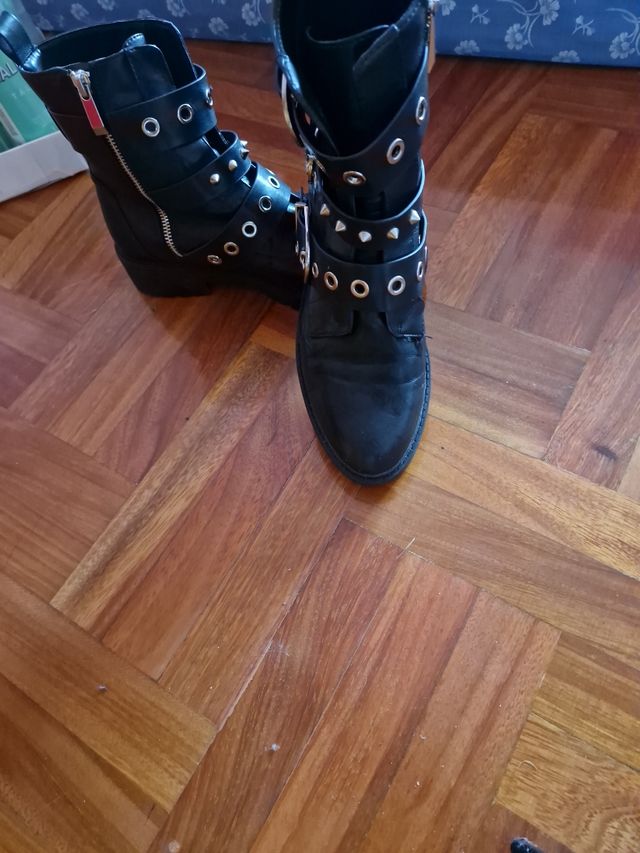 botines negros 1 vez usados  .algo negociable 