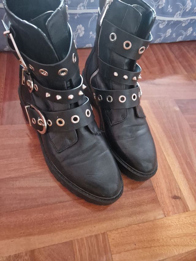botines negros 1 vez usados  .algo negociable 