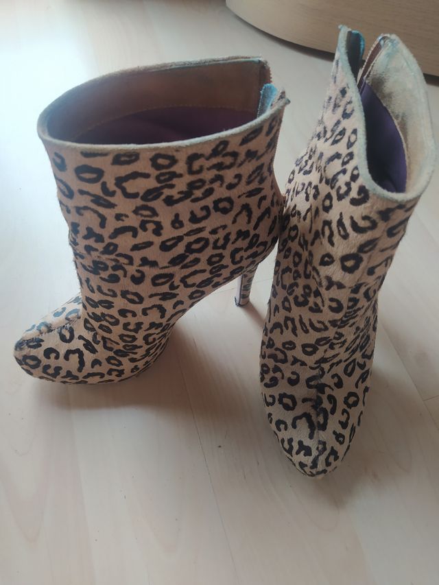 Botines tacón leopardo