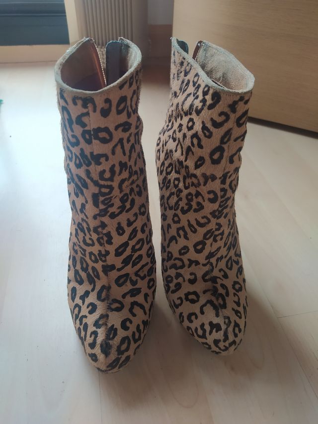 Botines tacón leopardo