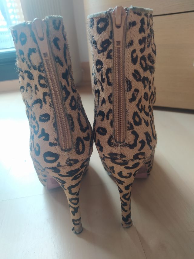 Botines tacón leopardo