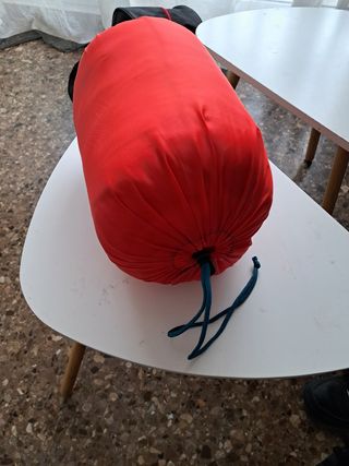 Saco de dormir , color rojo