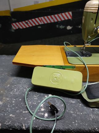 maquina de coser antigua