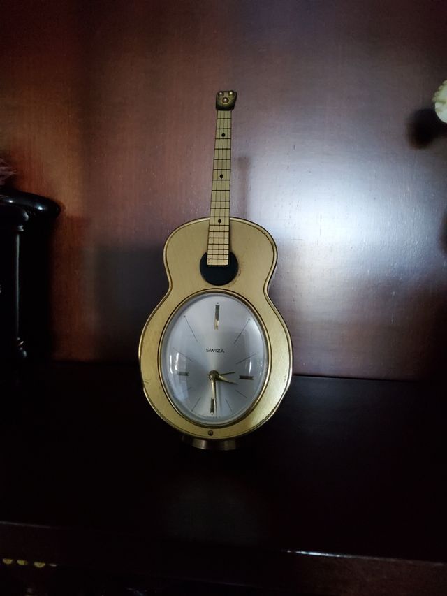 Reloj despertador  de cuerda años 40-50. Swiza