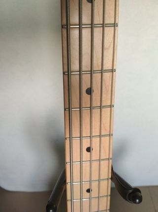 Bajo Sterling 5 cuerdas. Venta en persona.