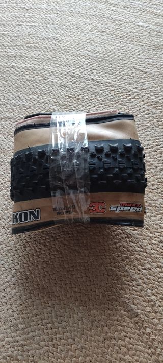 Maxxis Ikon 2.2 terra 3C Tubeless