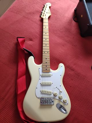 GUITARRA ELÉCTRICA Y AMPLIFICADOR IBANEZ
