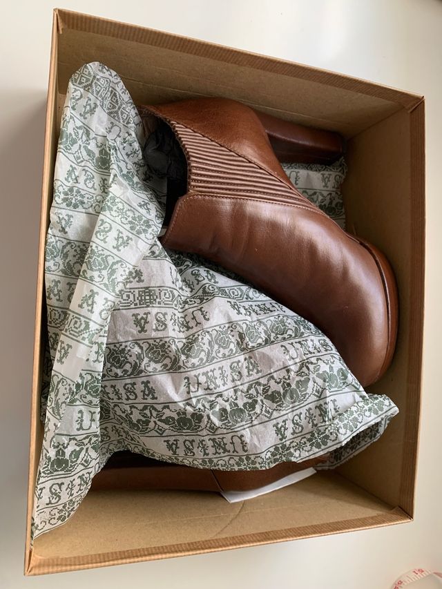 Botín marrón UNISA