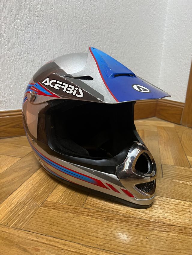 Casco Cross. Marca Acerbis