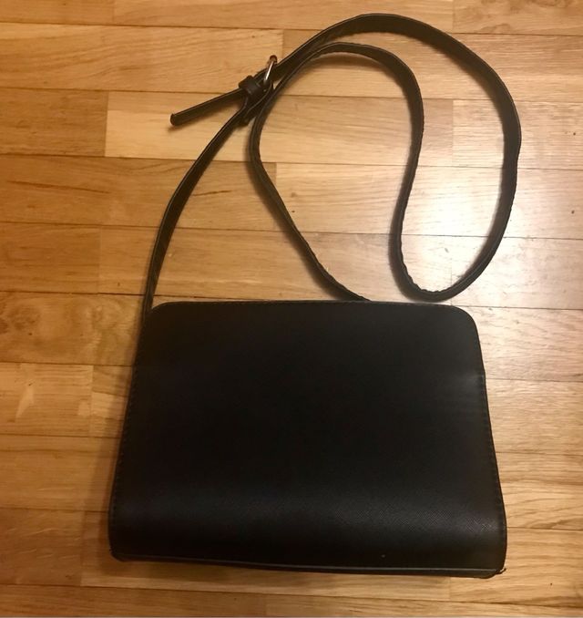 Bolso negro bandolera