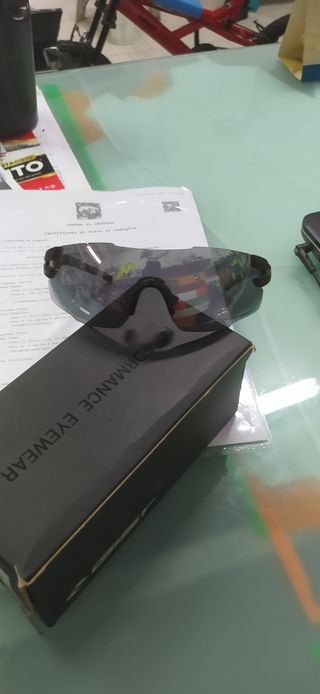 occhiali da ciclista, Gist