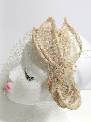 Diadema  de fiesta para boda.